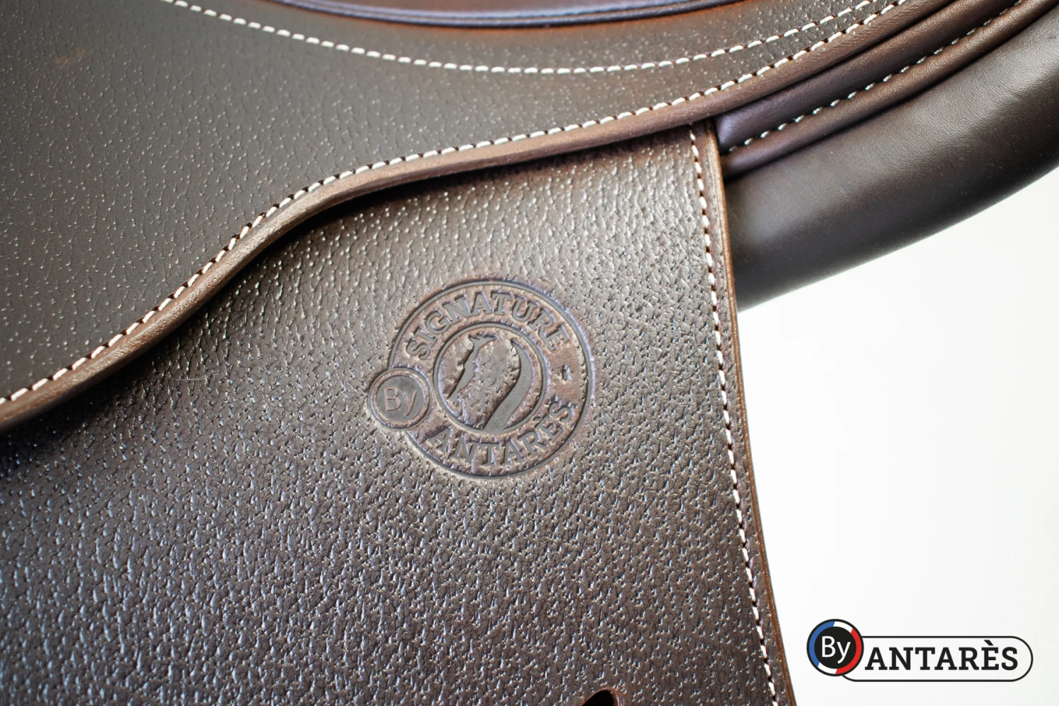 Signature By Antares Jumping Saddle Grain Leather - Image 3